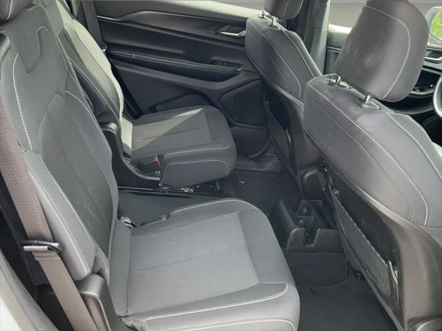 2024 Jeep Grand Cherokee L Laredo 4x4