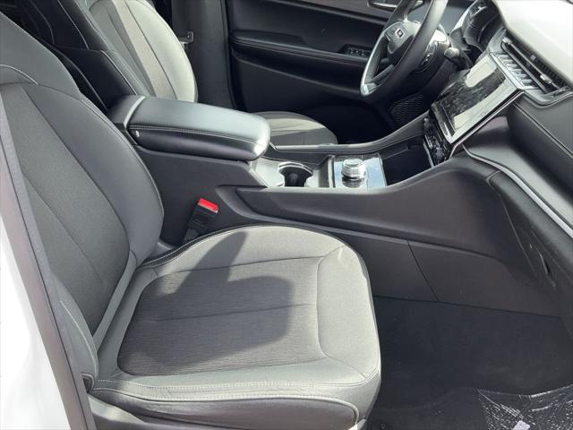 2024 Jeep Grand Cherokee L Laredo 4x4