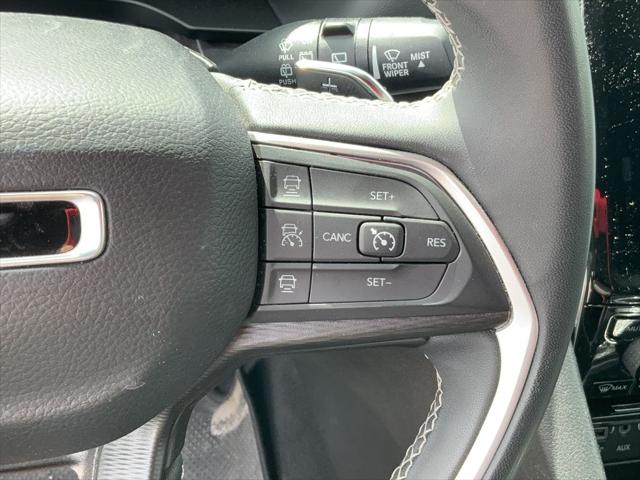 2024 Jeep Grand Cherokee L Laredo 4x4