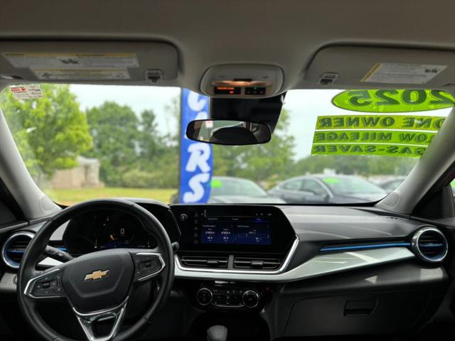 2025 Chevrolet Trax FWD LT