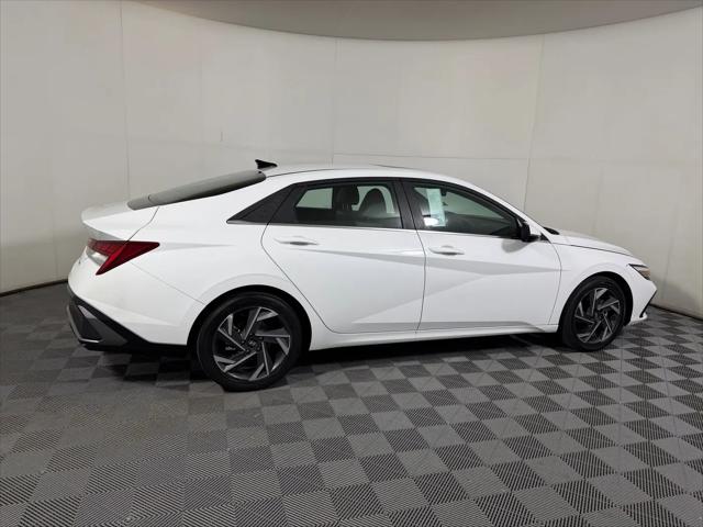 2025 Hyundai Elantra Hybrid Limited