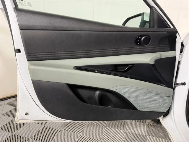 2025 Hyundai Elantra Hybrid Limited