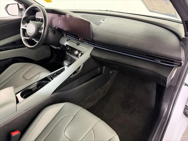 2025 Hyundai Elantra Hybrid Limited