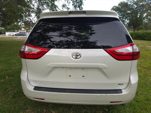 2016 Toyota Sienna XLE 8 Passenger