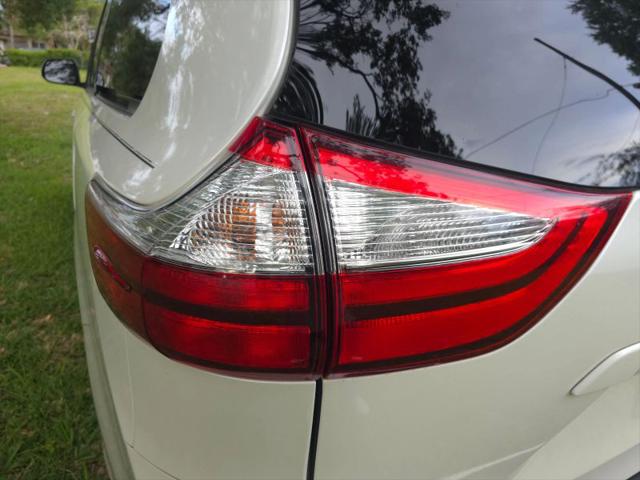2016 Toyota Sienna XLE 8 Passenger