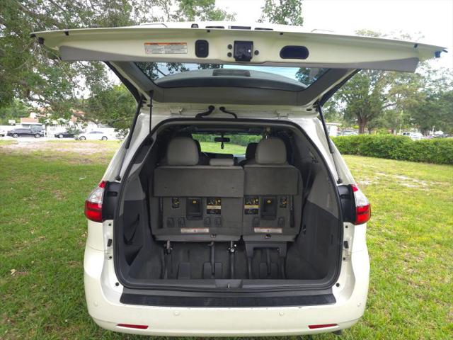 2016 Toyota Sienna XLE 8 Passenger
