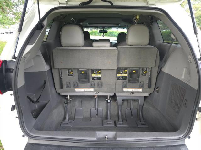 2016 Toyota Sienna XLE 8 Passenger