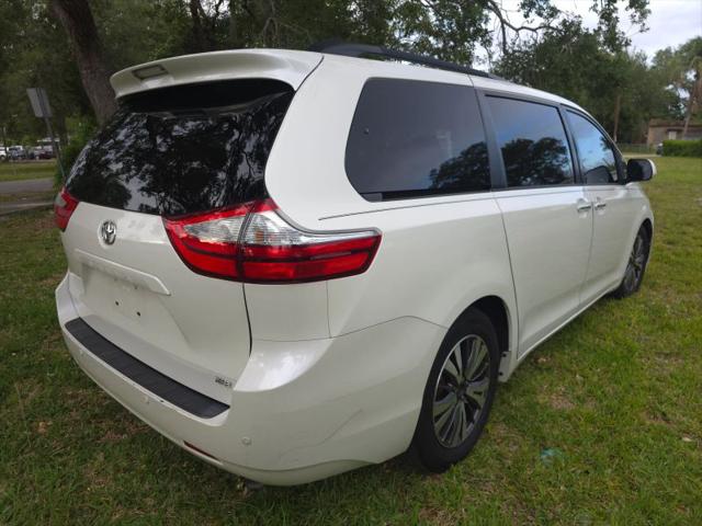 2016 Toyota Sienna XLE 8 Passenger