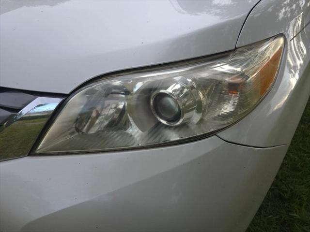 2016 Toyota Sienna XLE 8 Passenger