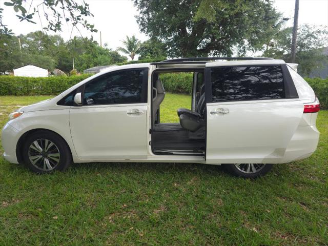 2016 Toyota Sienna XLE 8 Passenger