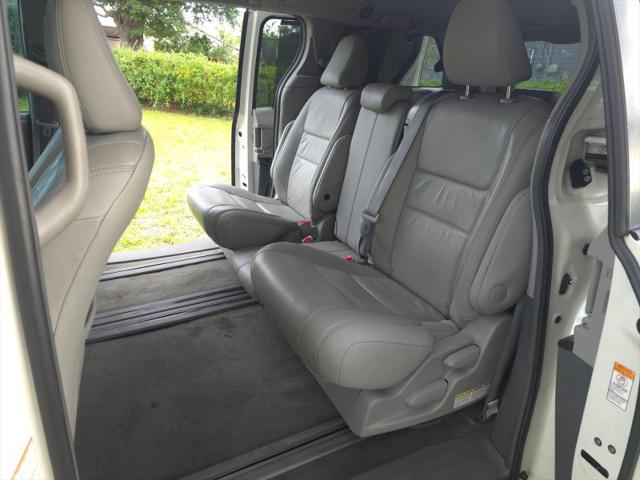 2016 Toyota Sienna XLE 8 Passenger