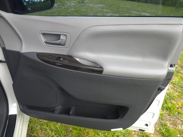 2016 Toyota Sienna XLE 8 Passenger