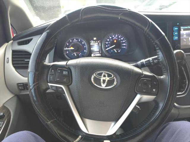 2016 Toyota Sienna XLE 8 Passenger