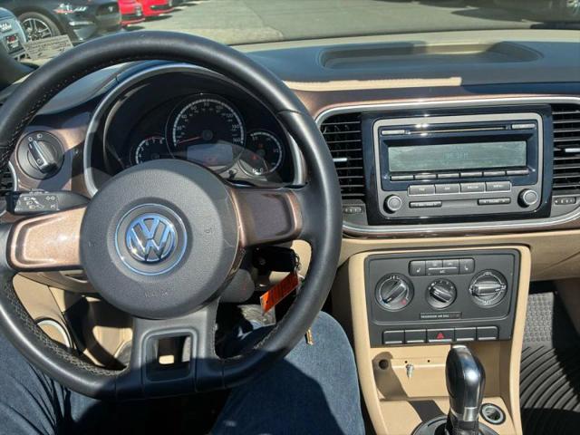 2013 Volkswagen Beetle 2.5L 70s Edition