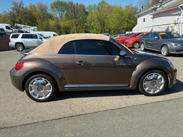 2013 Volkswagen Beetle 2.5L 70s Edition