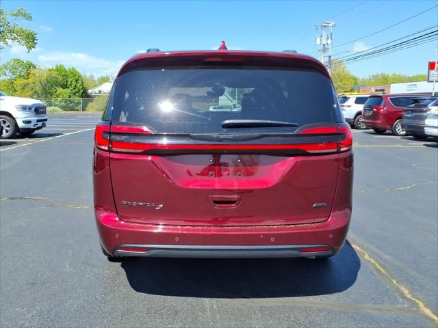 2022 Chrysler Pacifica Touring L AWD