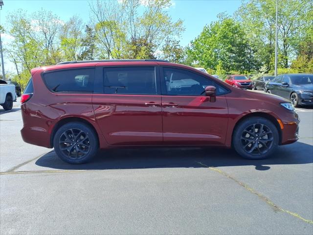 2022 Chrysler Pacifica Touring L AWD