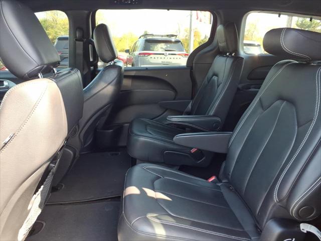 2022 Chrysler Pacifica Touring L AWD