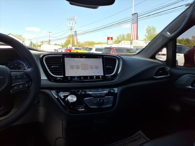 2022 Chrysler Pacifica Touring L AWD
