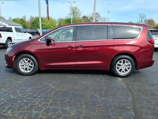 2022 Chrysler Voyager LX