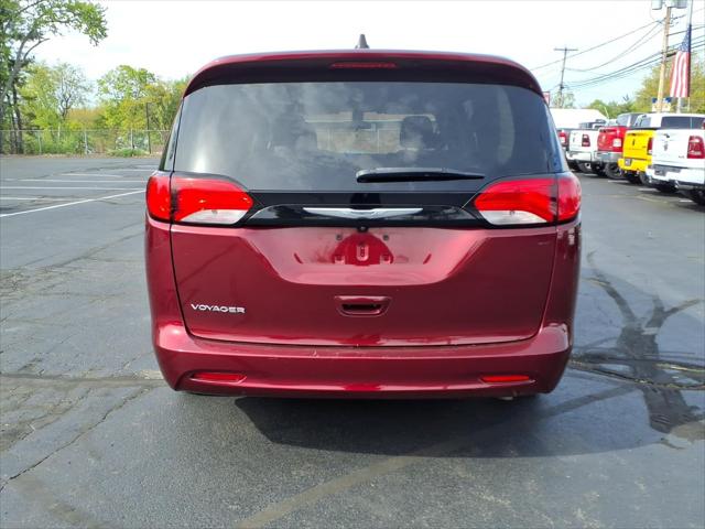 2022 Chrysler Voyager LX