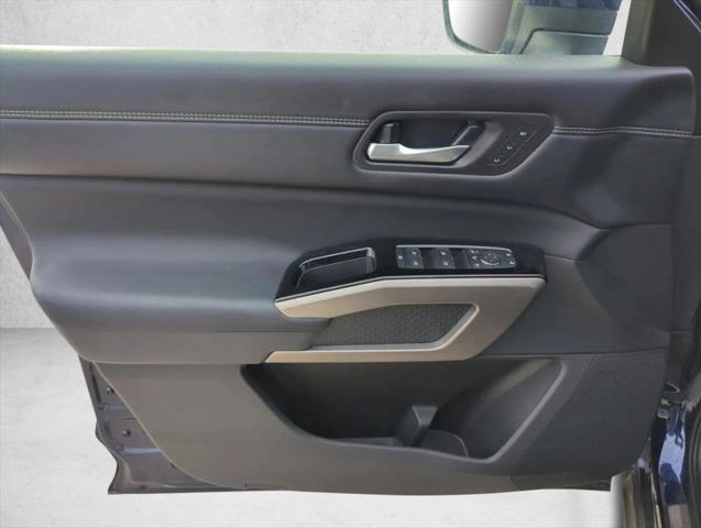 2025 Nissan Pathfinder Platinum FWD