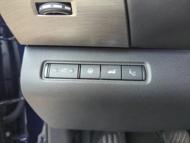 2025 Nissan Pathfinder Platinum FWD