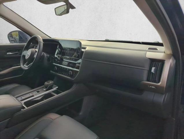 2025 Nissan Pathfinder Platinum FWD