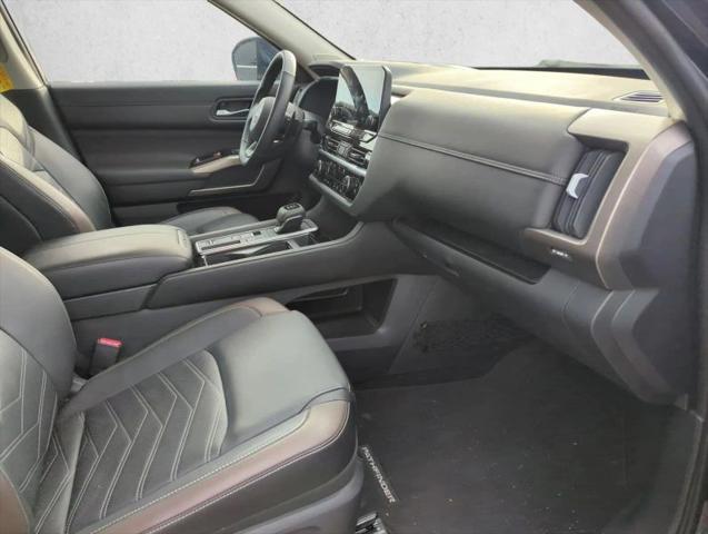 2025 Nissan Pathfinder Platinum FWD