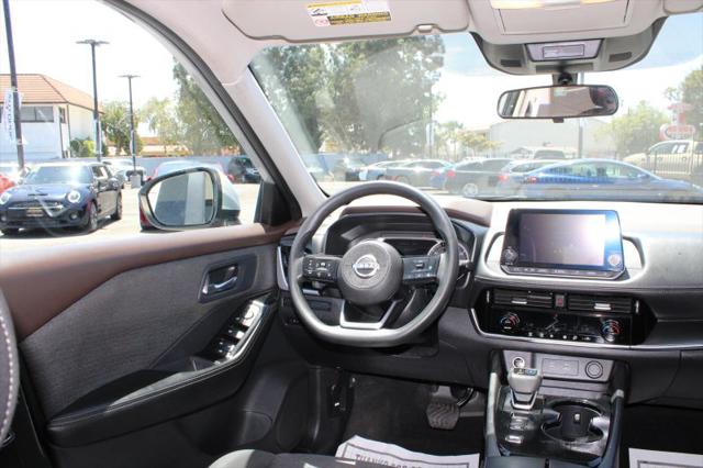 2022 Nissan Rogue SV FWD