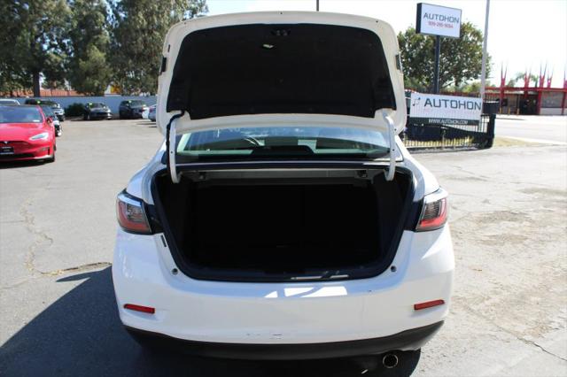 2019 Toyota Yaris LE