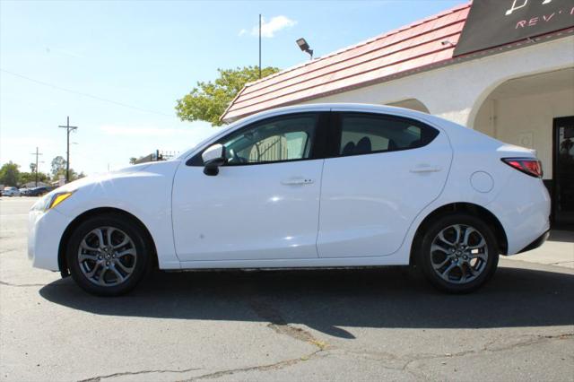 2019 Toyota Yaris LE