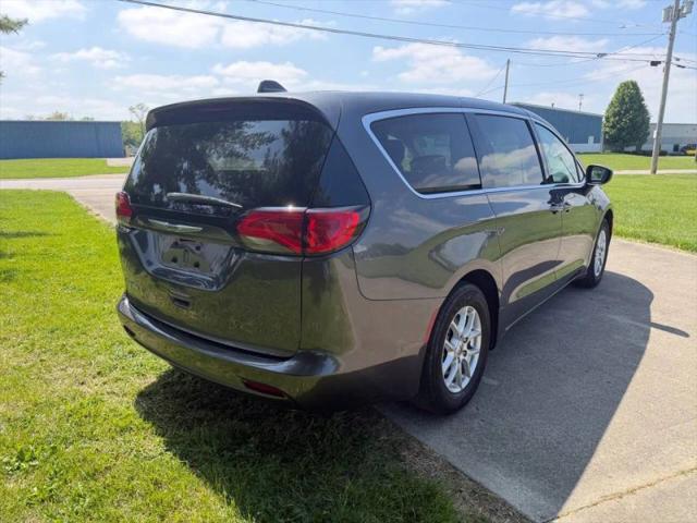 2021 Chrysler Voyager LX