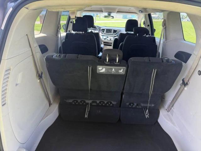 2021 Chrysler Voyager LX