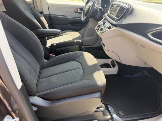 2021 Chrysler Voyager LX