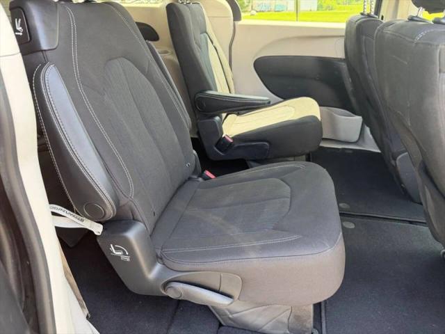 2021 Chrysler Voyager LX