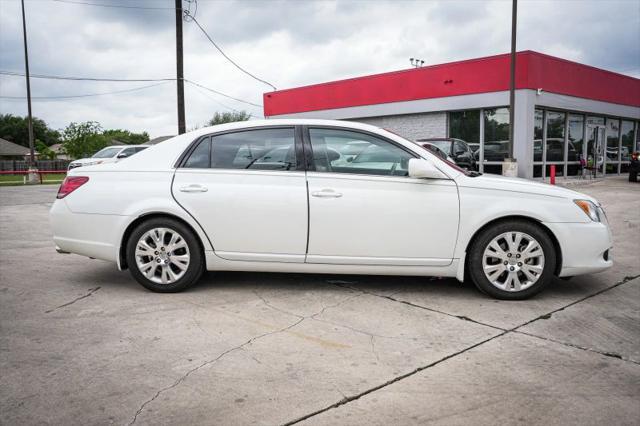 2009 Toyota Avalon XLS