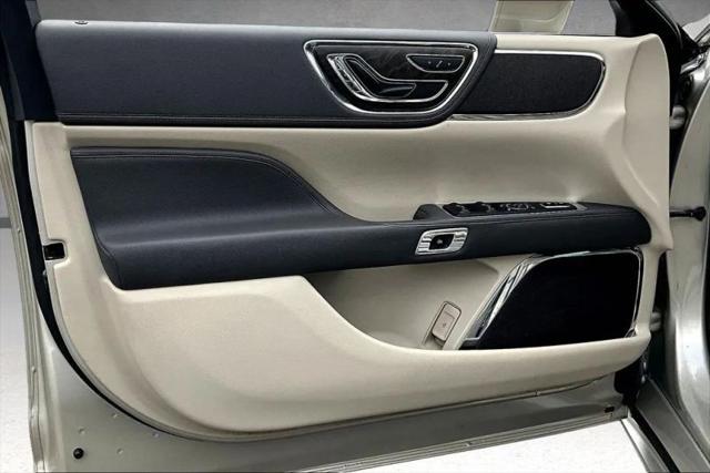 2017 Lincoln Continental Select