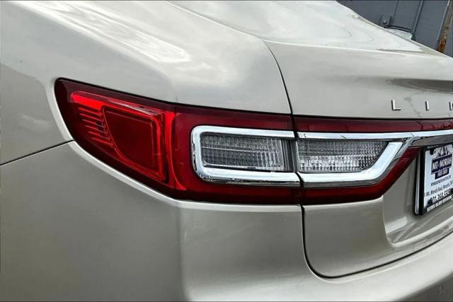 2017 Lincoln Continental Select
