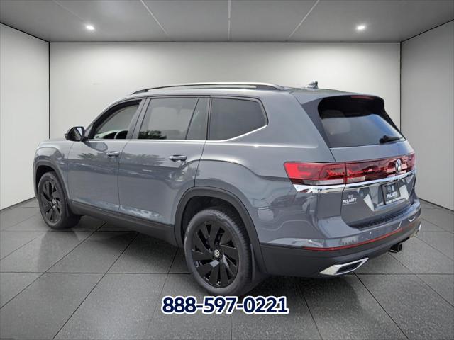2026 Volkswagen Atlas SE with Technology