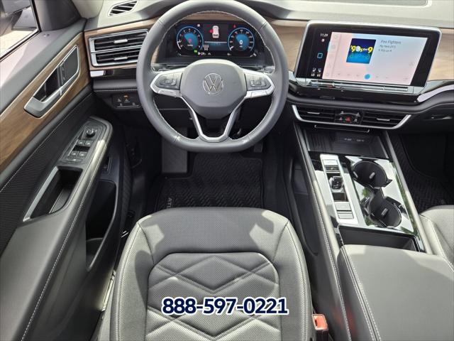2026 Volkswagen Atlas SE with Technology