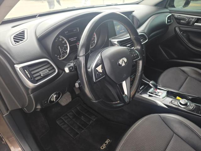 2019 INFINITI QX30 LUXE