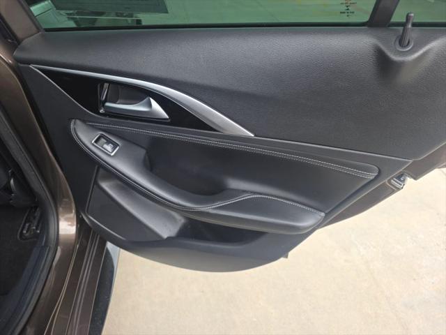 2019 INFINITI QX30 LUXE