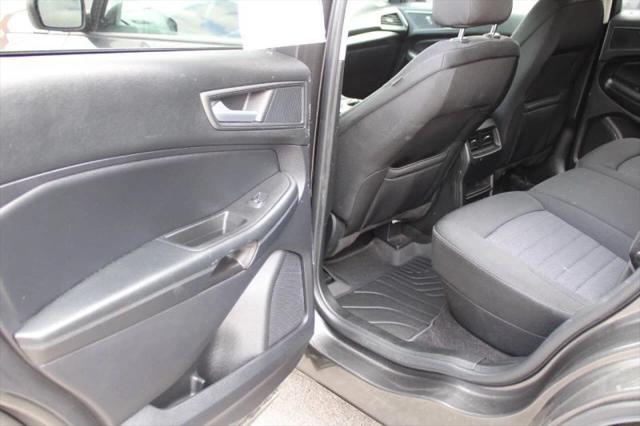 2020 Ford Edge SE