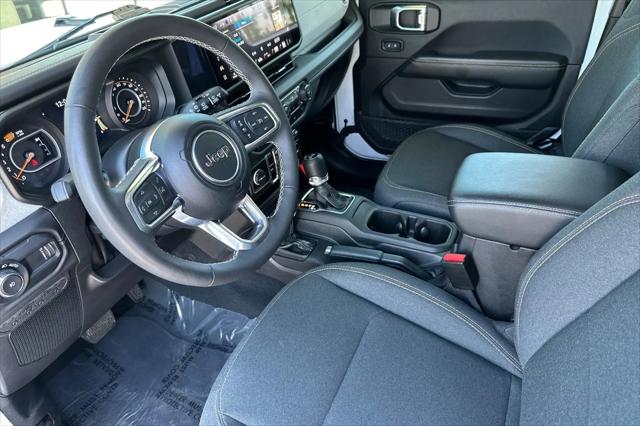 2025 Jeep Wrangler 4-Door Sahara 4x4