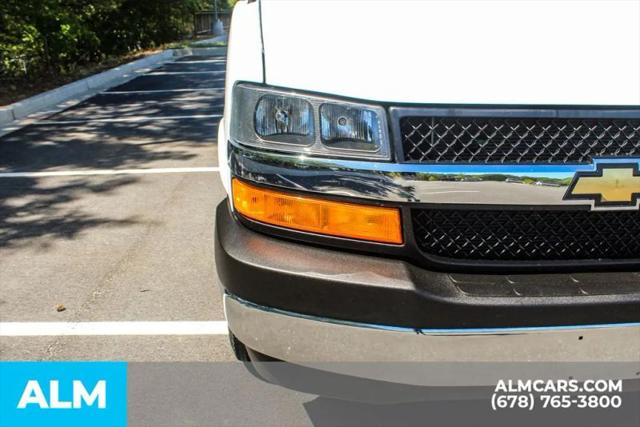 2025 Chevrolet Express Passenger RWD 3500 Extended Wheelbase LT