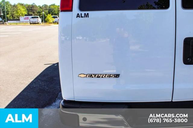 2025 Chevrolet Express Passenger RWD 3500 Extended Wheelbase LT