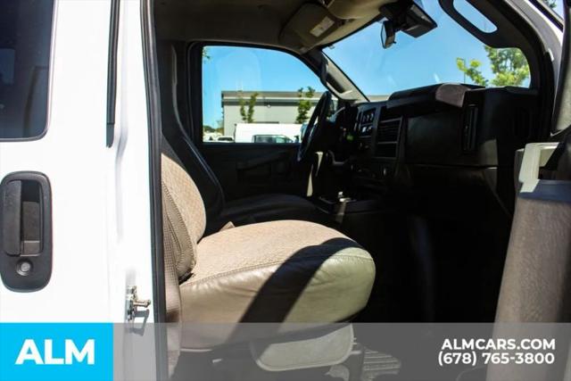 2025 Chevrolet Express Passenger RWD 3500 Extended Wheelbase LT