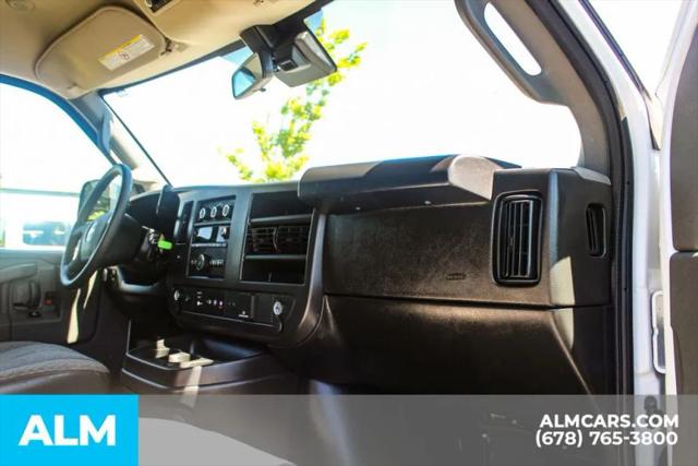 2025 Chevrolet Express Passenger RWD 3500 Extended Wheelbase LT