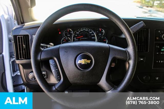 2025 Chevrolet Express Passenger RWD 3500 Extended Wheelbase LT